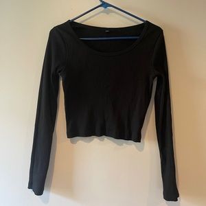 Black Uniqlo Ribbed Crop Top